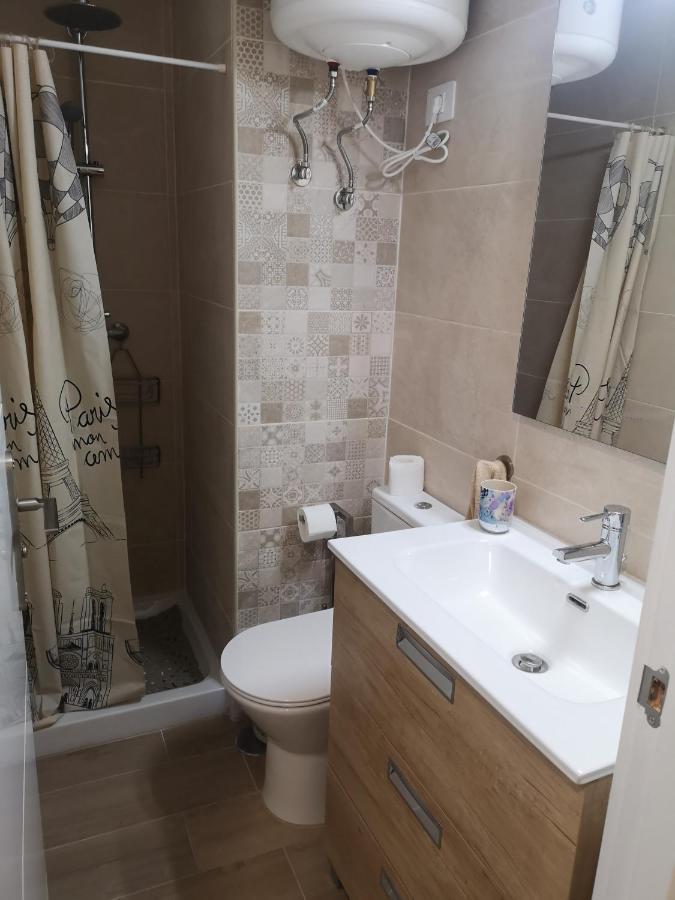 Hostal Mari En La Laguna, Alquiler Habitacion Privada En Hostal, 6 Habitaciones Cerca De La Universidad Y Aeropuerto Norte, 3 Banos Compartidos La Laguna  Eksteriør billede
