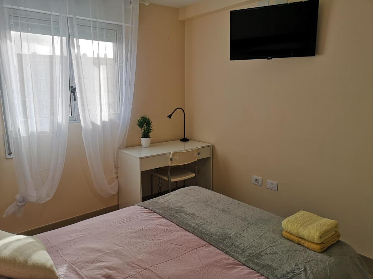 Hostal Mari En La Laguna, Alquiler Habitacion Privada En Hostal, 6 Habitaciones Cerca De La Universidad Y Aeropuerto Norte, 3 Banos Compartidos La Laguna  Eksteriør billede
