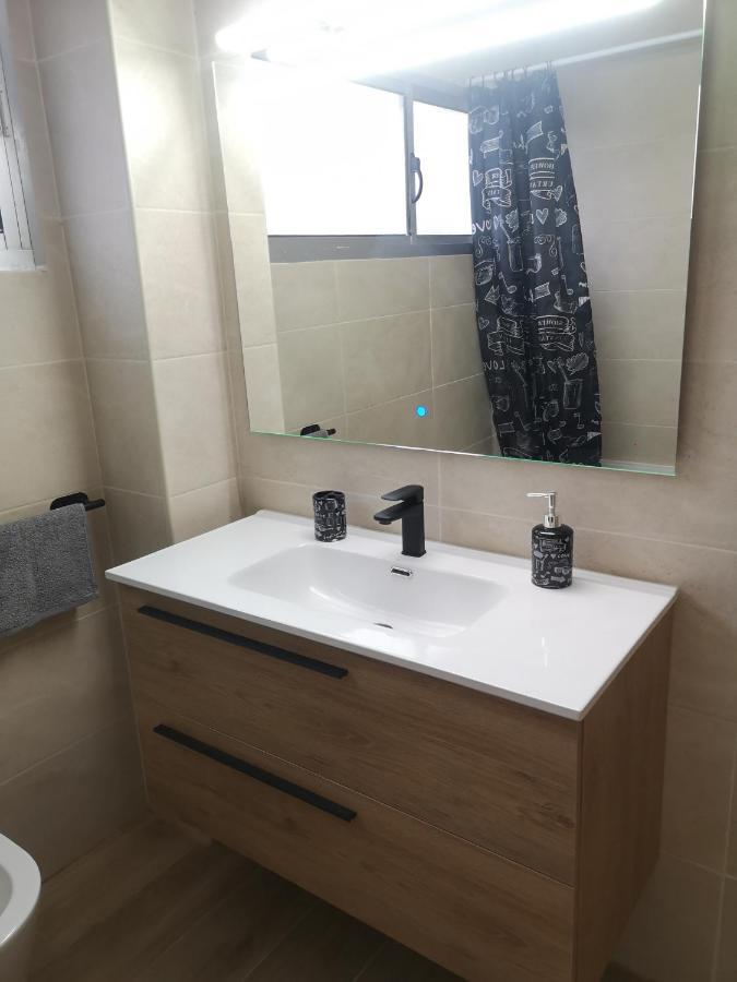 Hostal Mari En La Laguna, Alquiler Habitacion Privada En Hostal, 6 Habitaciones Cerca De La Universidad Y Aeropuerto Norte, 3 Banos Compartidos La Laguna  Eksteriør billede