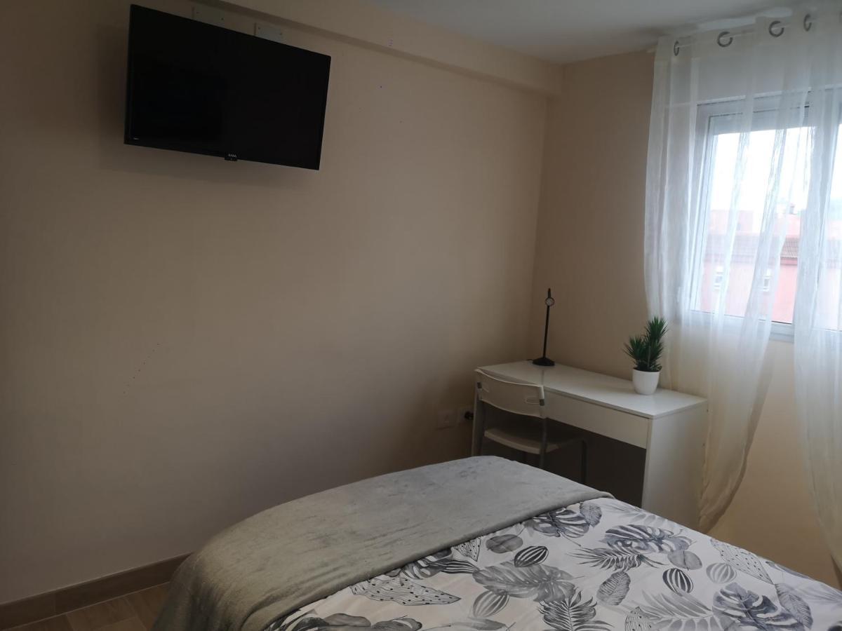 Hostal Mari En La Laguna, Alquiler Habitacion Privada En Hostal, 6 Habitaciones Cerca De La Universidad Y Aeropuerto Norte, 3 Banos Compartidos La Laguna  Eksteriør billede