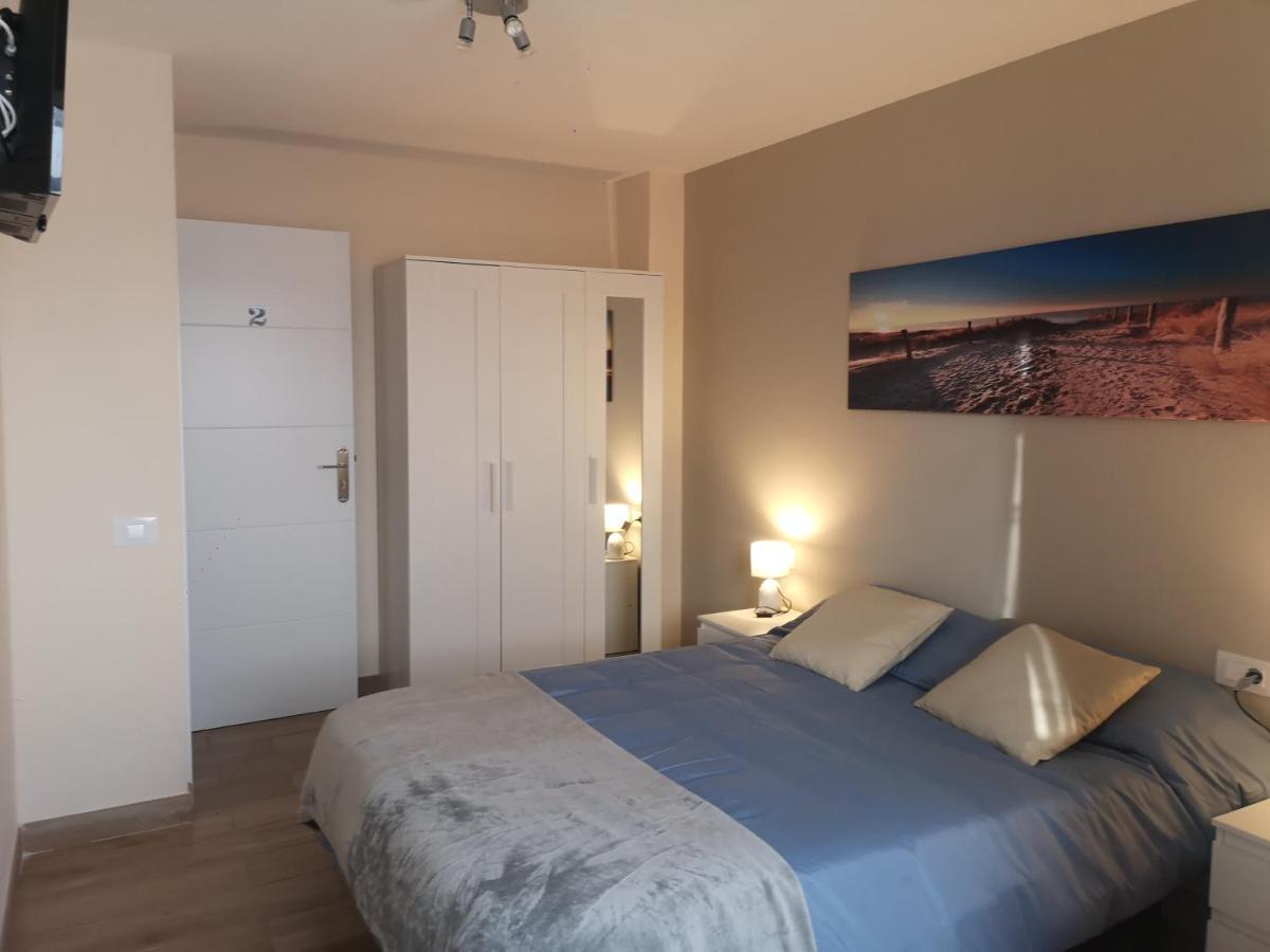 Hostal Mari En La Laguna, Alquiler Habitacion Privada En Hostal, 6 Habitaciones Cerca De La Universidad Y Aeropuerto Norte, 3 Banos Compartidos La Laguna  Eksteriør billede