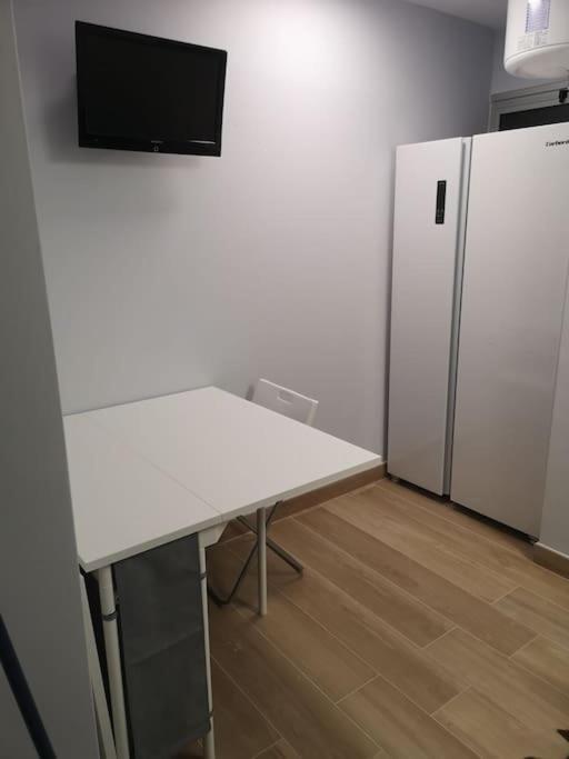 Hostal Mari En La Laguna, Alquiler Habitacion Privada En Hostal, 6 Habitaciones Cerca De La Universidad Y Aeropuerto Norte, 3 Banos Compartidos La Laguna  Eksteriør billede