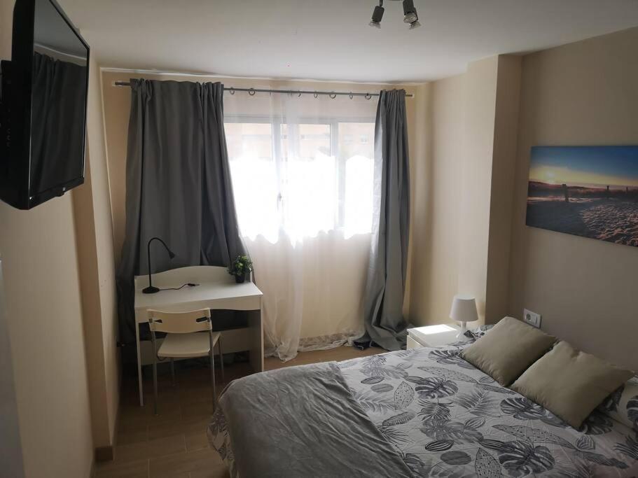 Hostal Mari En La Laguna, Alquiler Habitacion Privada En Hostal, 6 Habitaciones Cerca De La Universidad Y Aeropuerto Norte, 3 Banos Compartidos La Laguna  Eksteriør billede