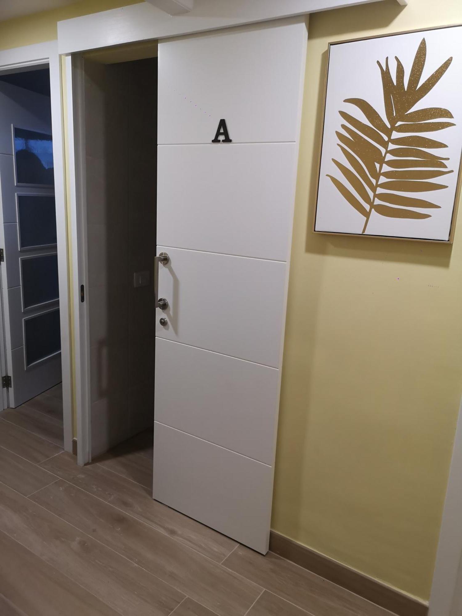 Hostal Mari En La Laguna, Alquiler Habitacion Privada En Hostal, 6 Habitaciones Cerca De La Universidad Y Aeropuerto Norte, 3 Banos Compartidos La Laguna  Eksteriør billede